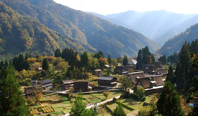 Ainokura Gassho-zukuri village