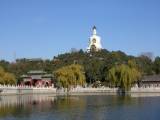 北京 北海公園 瓊華島（けいかとう）の白塔