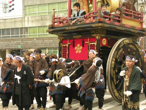 御車山祭 巡行