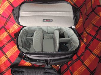 ステルスリポーター D300AWのメイン収納部